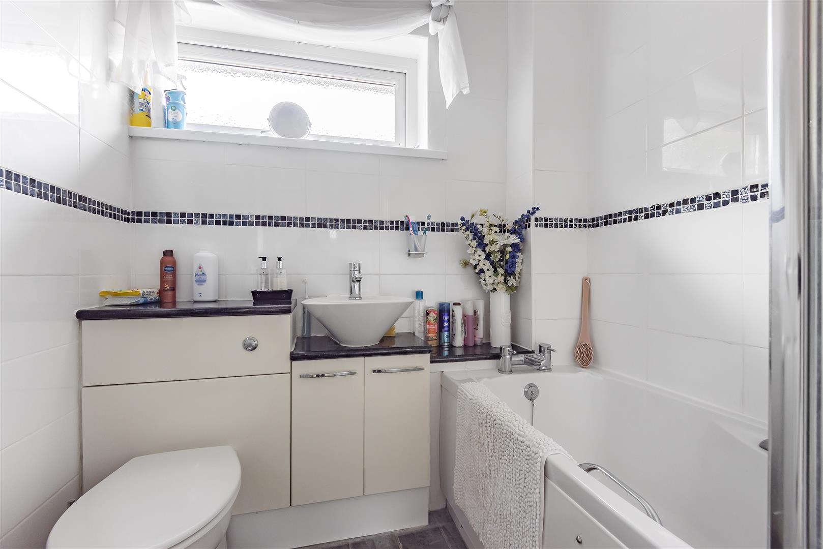 Usk Place, Parc gwernfadog, Morriston, Swansea, SA6 6RE